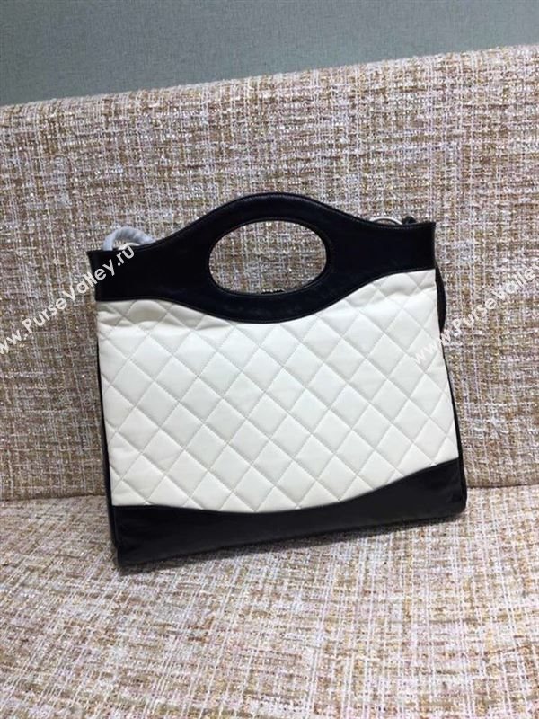 CHANEL Handbag 39579