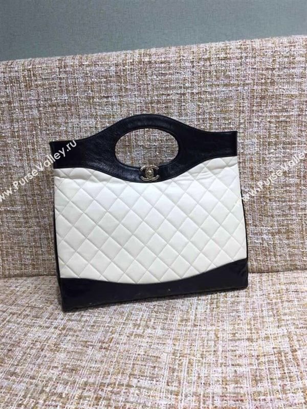 CHANEL Handbag 39579