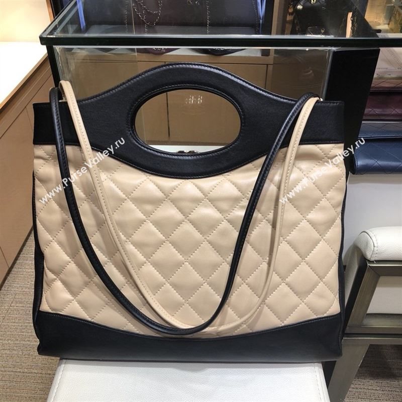 Chanel Shoulder bag 40295