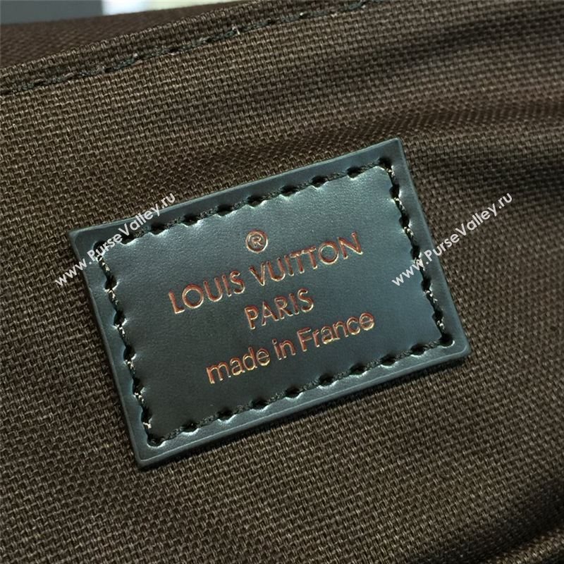 LOUIS VUITTON DISTRICT MM 8320