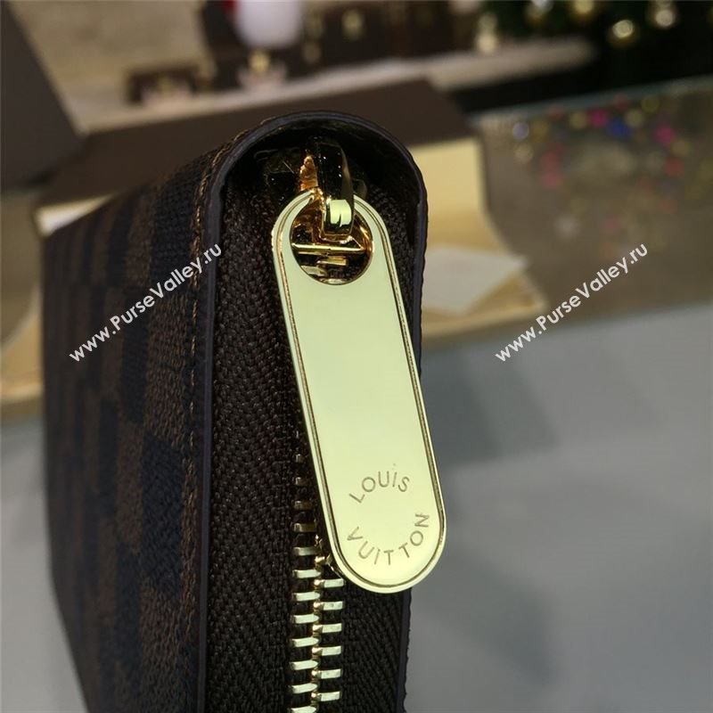 LOUIS VUITTON ZIPPY 9121