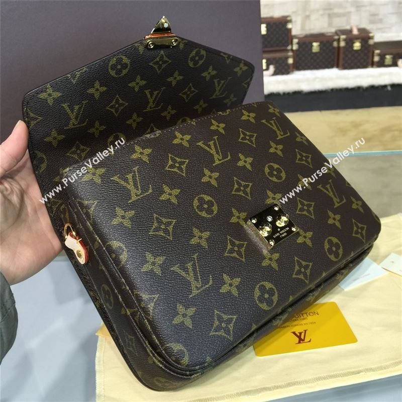 Louis Vuitton POCHETTE METIS 9673