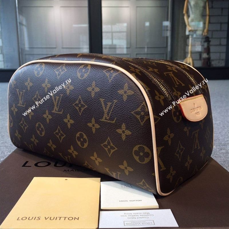 Louis Vuitton Cosmetic bag 46875