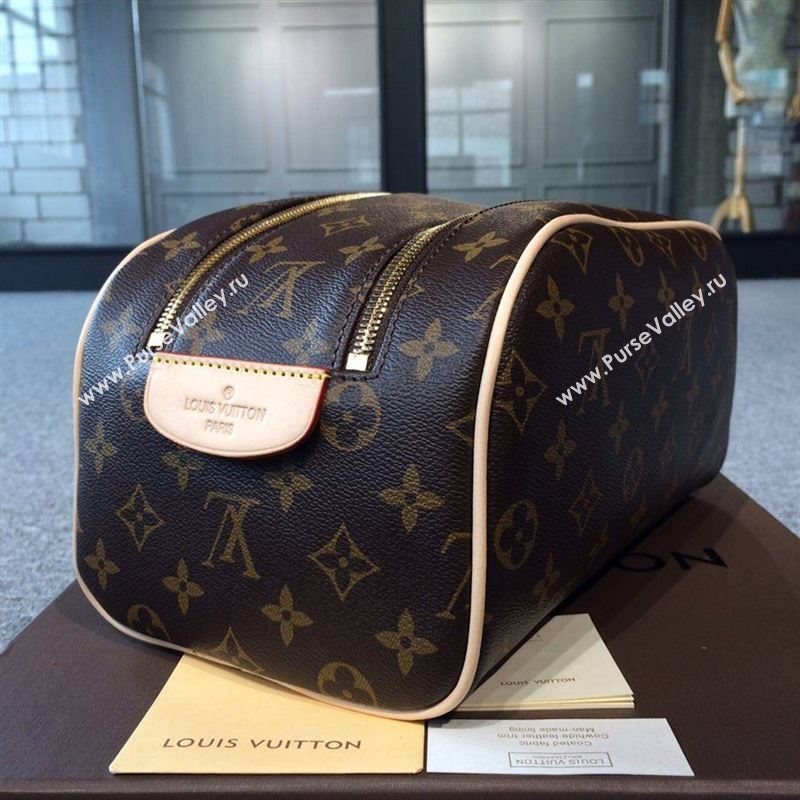 Louis Vuitton Cosmetic bag 46875