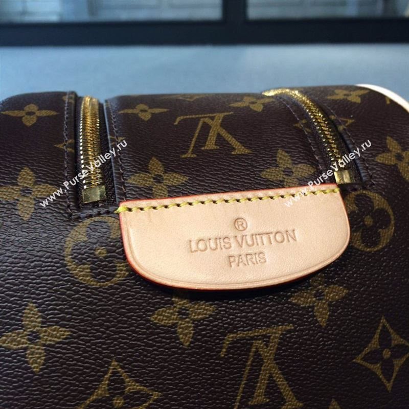 Louis Vuitton Cosmetic bag 46875