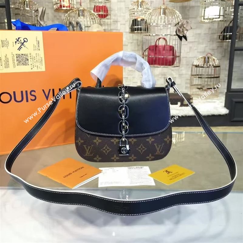 Louis Vuitton Chain-it 79028