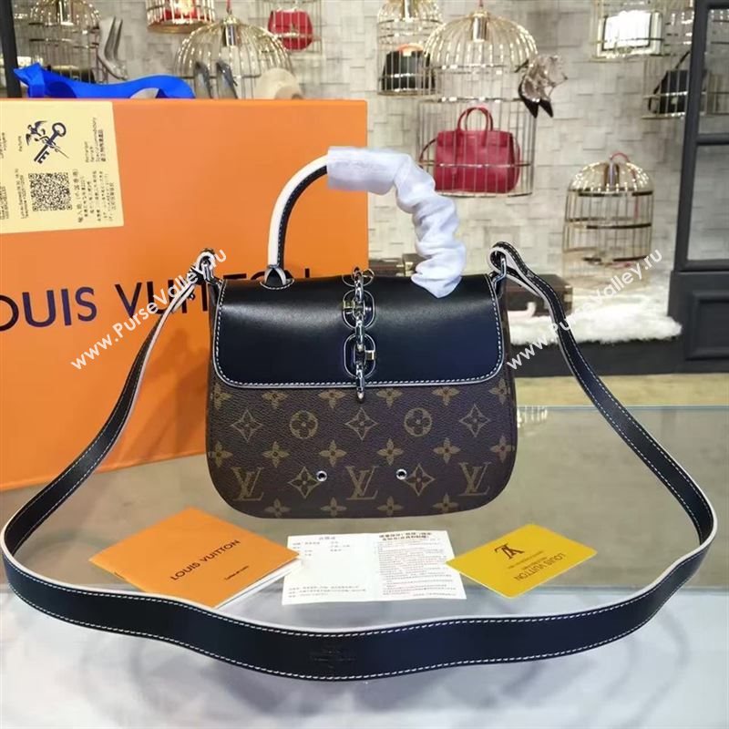 Louis Vuitton Chain-it 79028