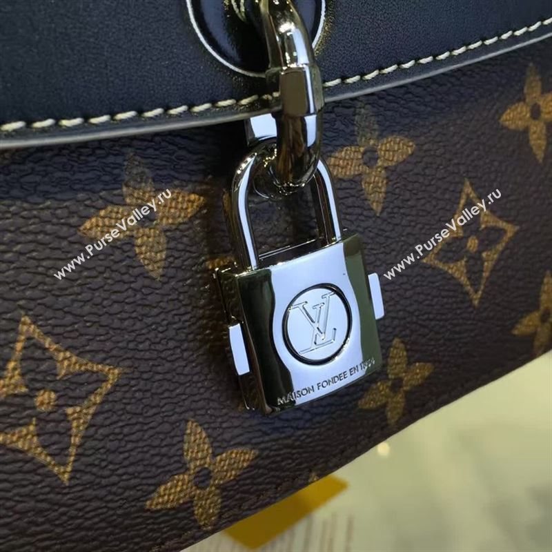 Louis Vuitton Chain-it 79028