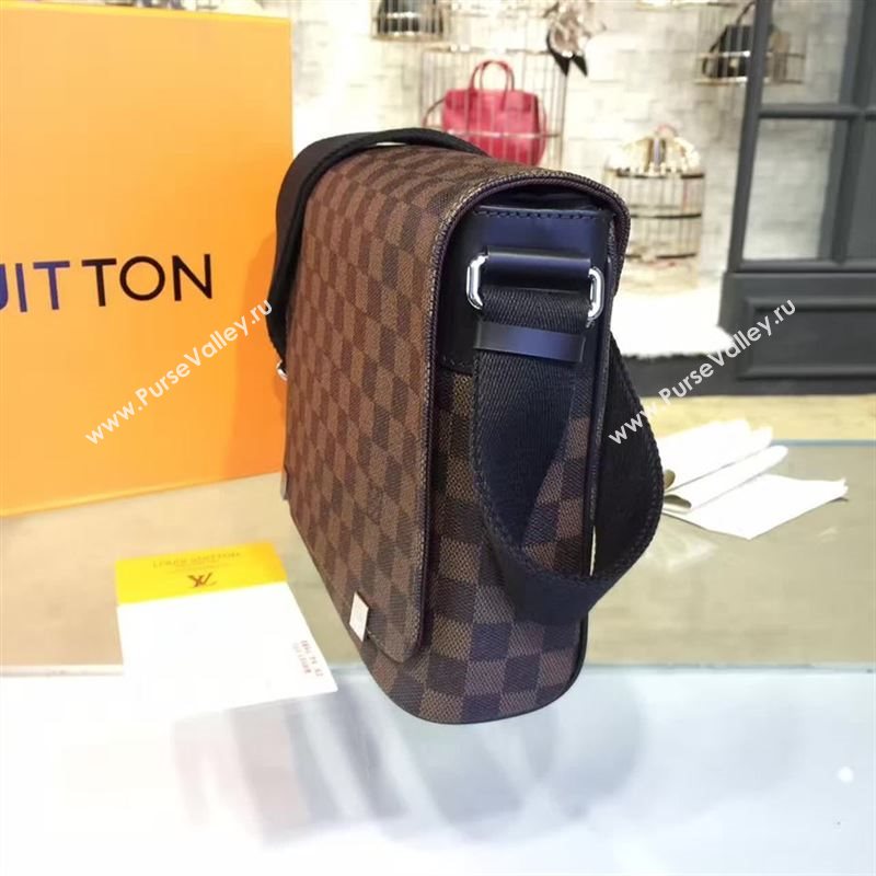 Louis Vuitton DISTRICT 79980