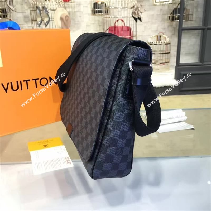 Louis Vuitton DISTRICT 79984