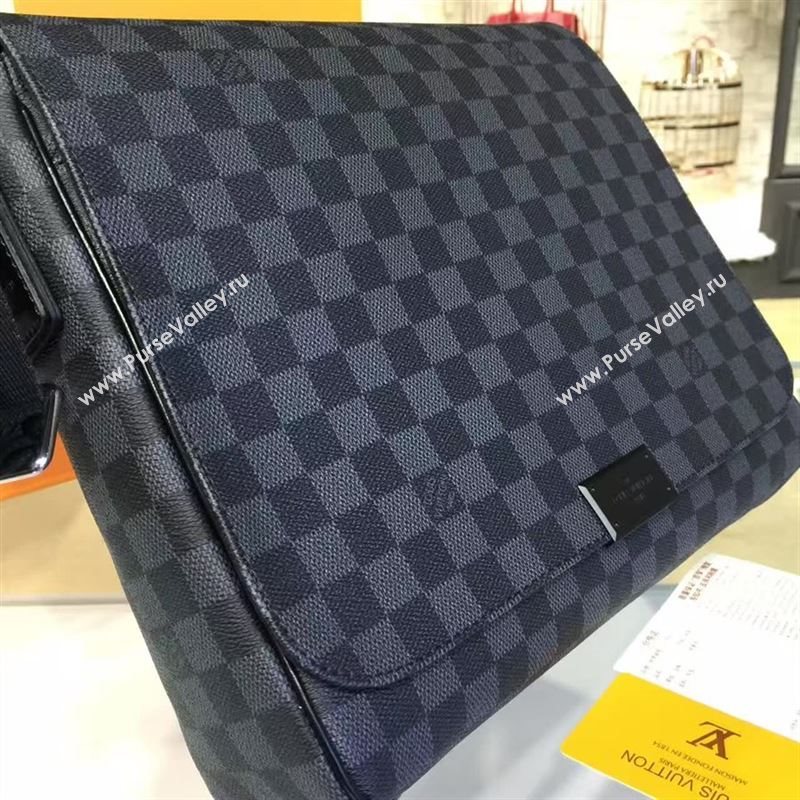 Louis Vuitton DISTRICT 79984