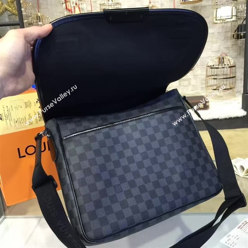 Louis Vuitton DISTRICT 80061