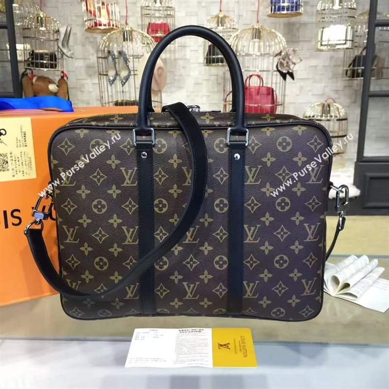 Louis Vuitton VOYAGE 80311