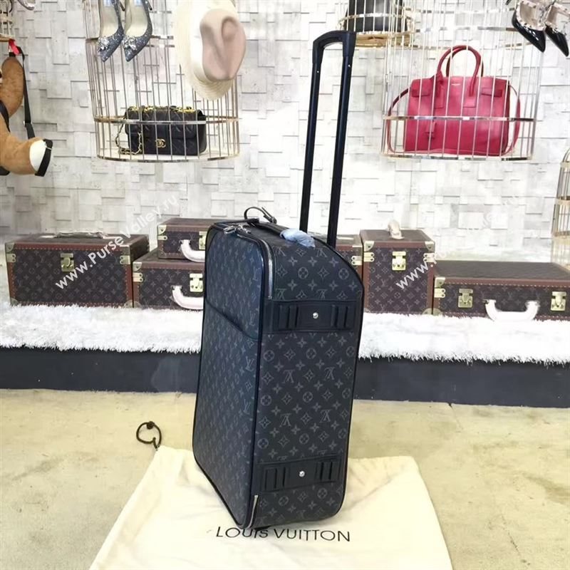 Louis Vuitton Travel box 85689