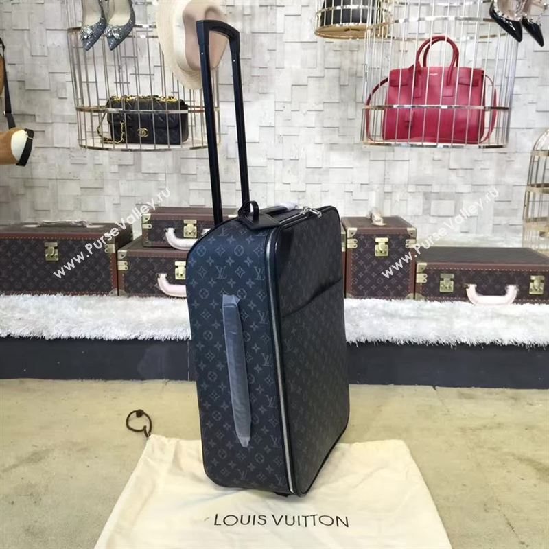 Louis Vuitton Travel box 85689