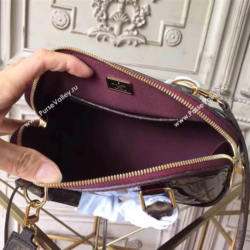 Louis Vuitton Alma BB 106557