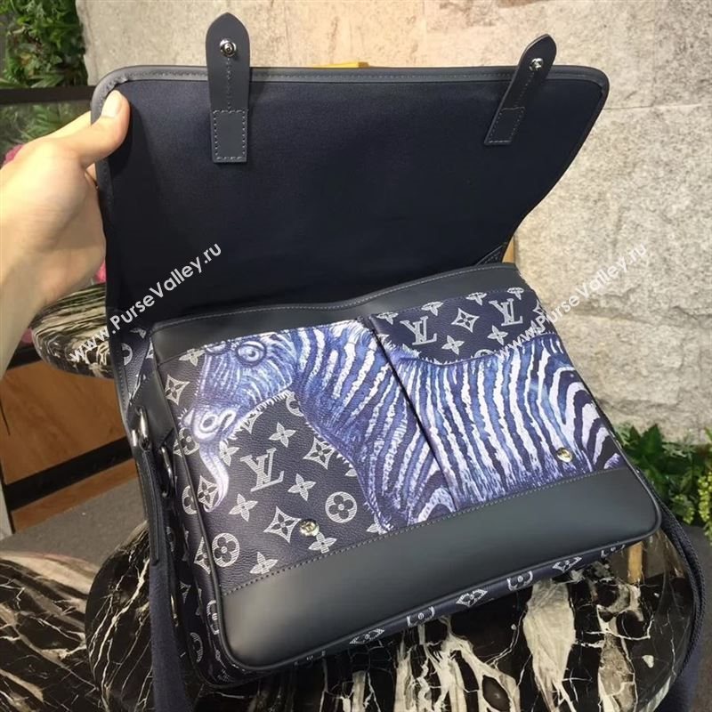 Louis Vuitton Shoulder Bag 123571
