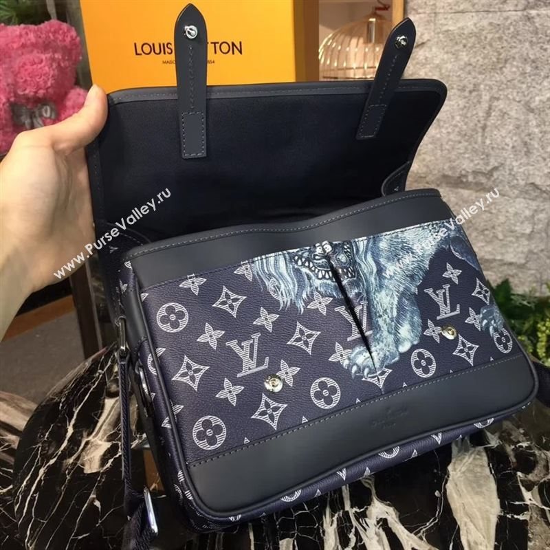 Louis Vuitton Shoulder Bag 123592