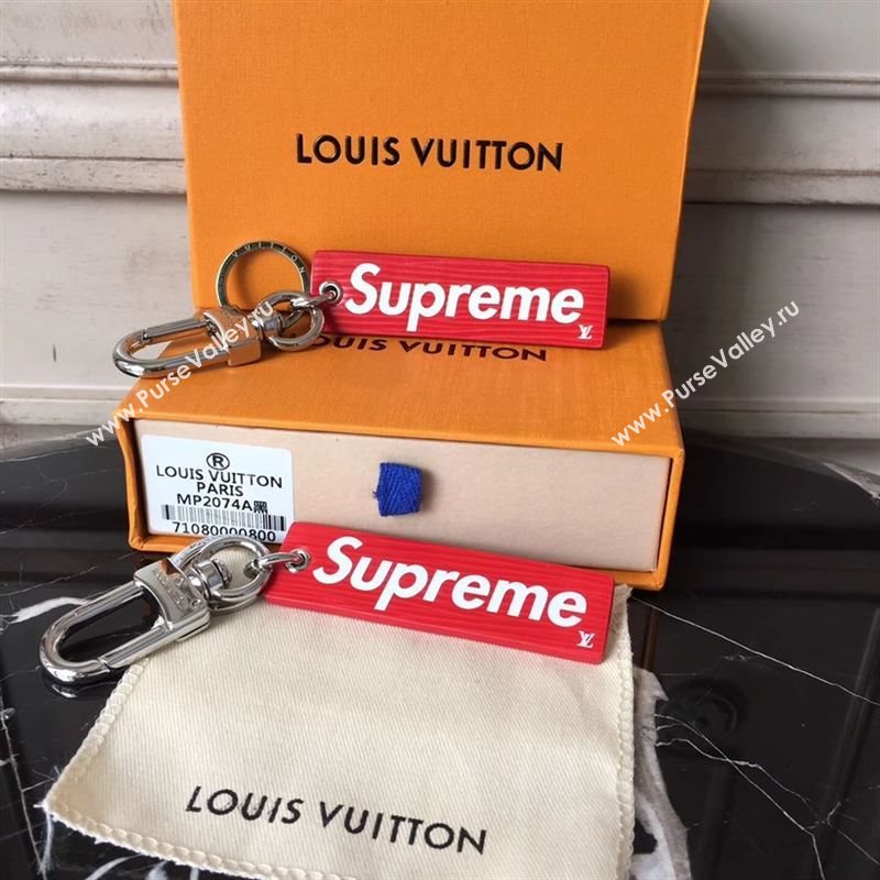 Louis Vuitton Superme Key ring 115905