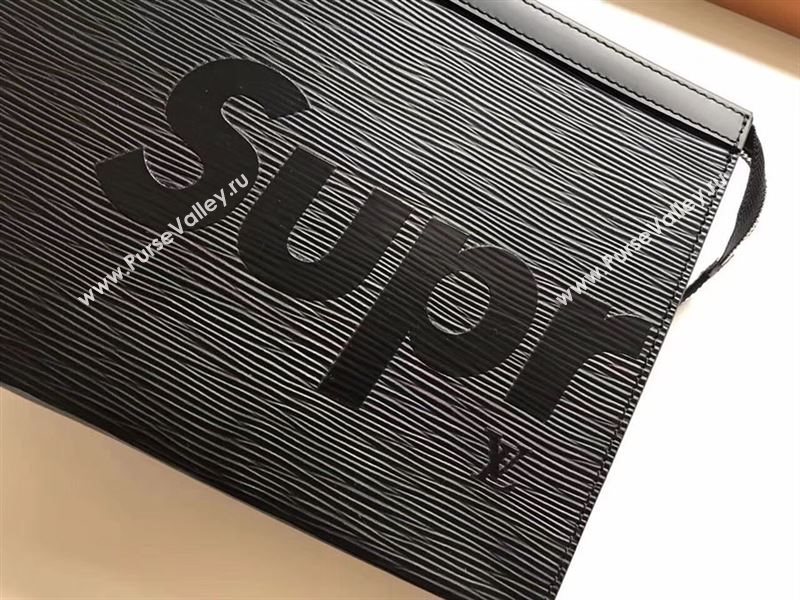 Louis Vuitton Supreme Clutch 129174