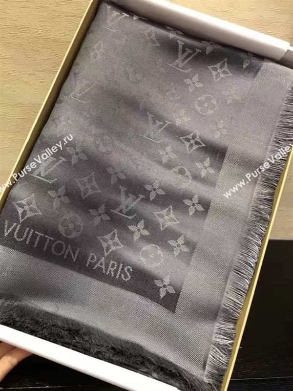 Louis Vuitton scarf 127667
