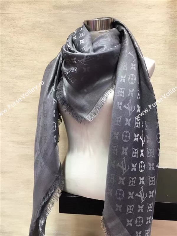 Louis Vuitton scarf 127667