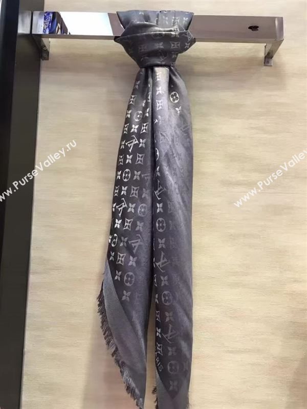 Louis Vuitton scarf 127667