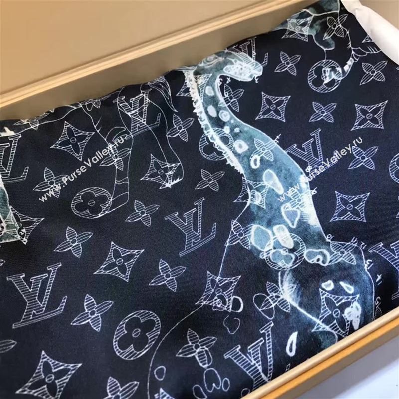 Louis Vuitton scarf 127399