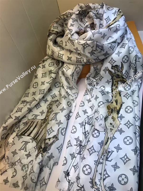 Louis Vuitton scarf 127400