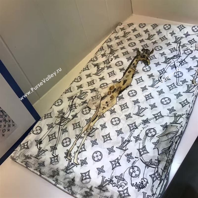 Louis Vuitton scarf 127400