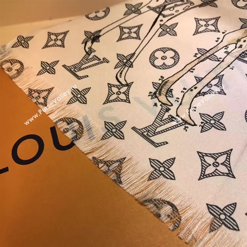 Louis Vuitton scarf 127400