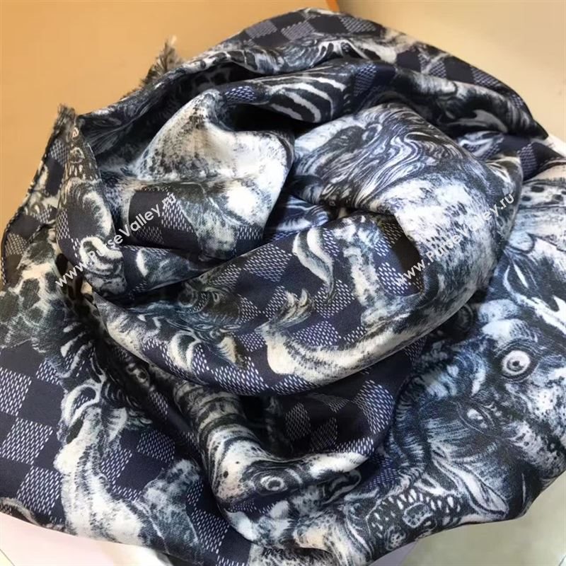 Louis Vuitton scarf 127404