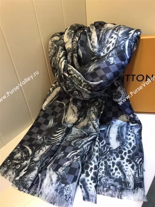 Louis Vuitton scarf 127404