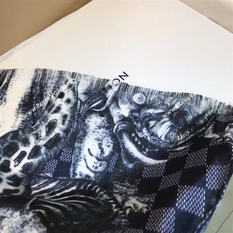 Louis Vuitton scarf 127404
