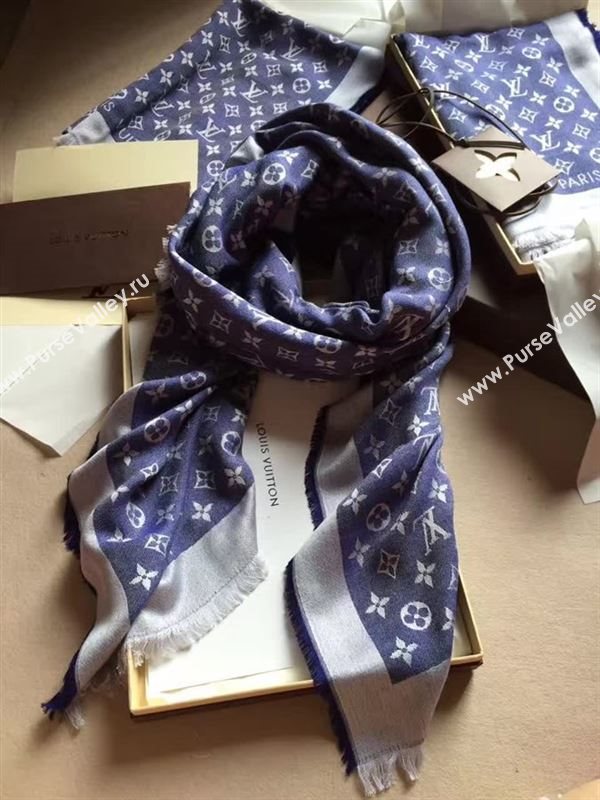 Louis Vuitton scarf 127409