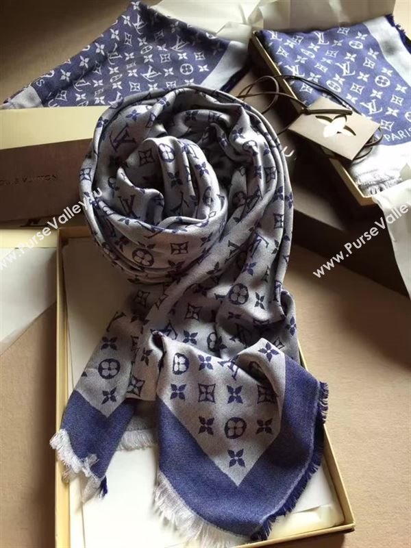 Louis Vuitton scarf 127409
