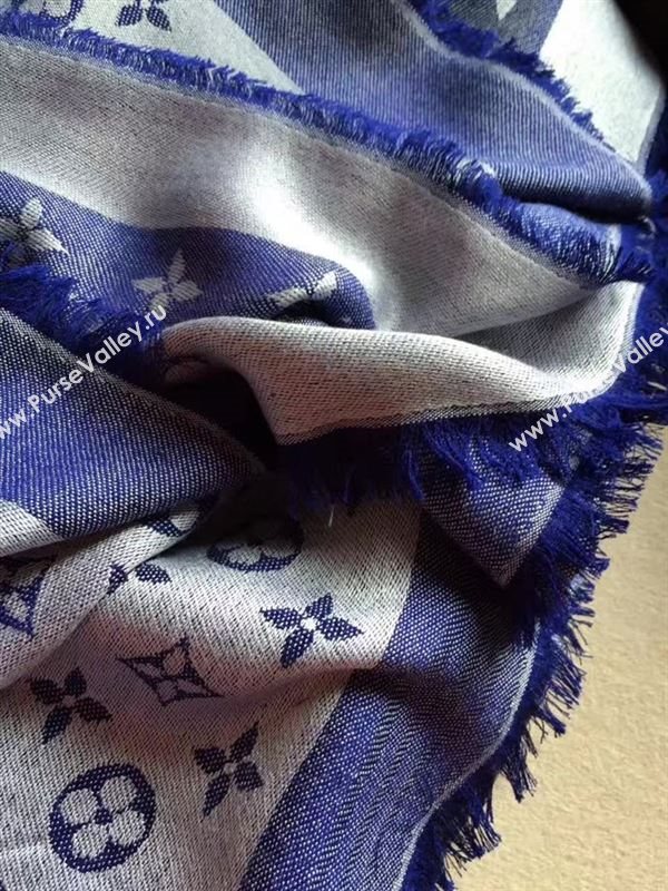 Louis Vuitton scarf 127409