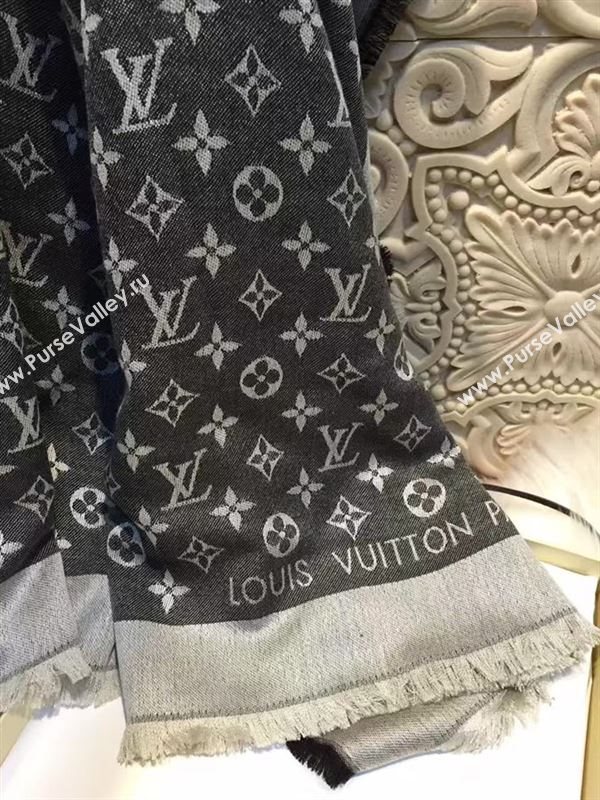 Louis Vuitton scarf 127412