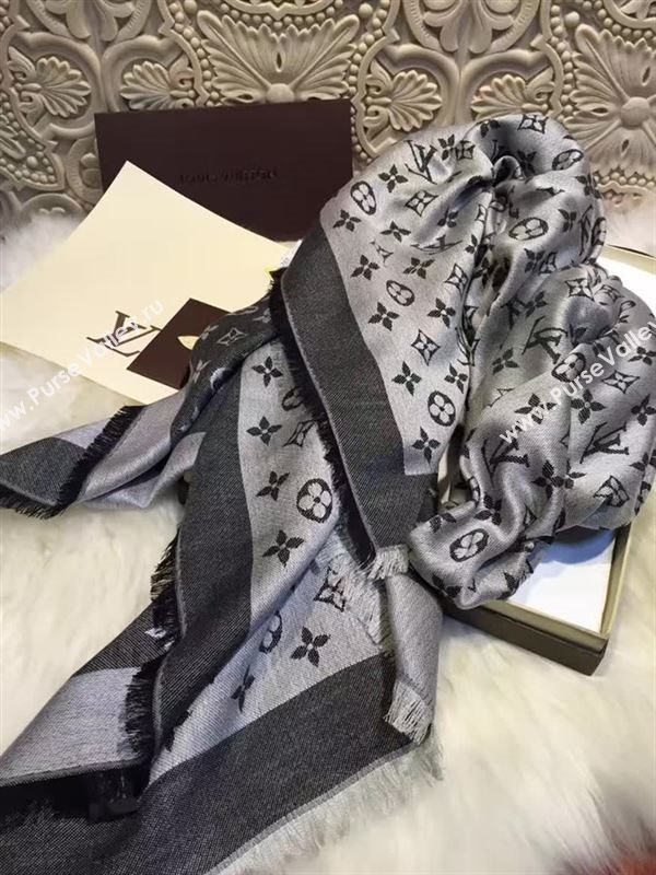 Louis Vuitton scarf 127412