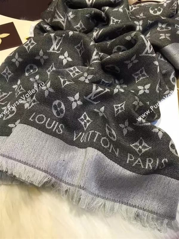 Louis Vuitton scarf 127412