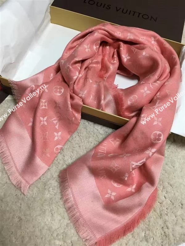 Louis Vuitton scarf 127417