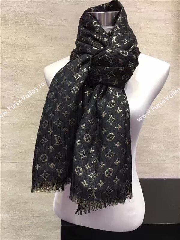 Louis Vuitton scarf 127420