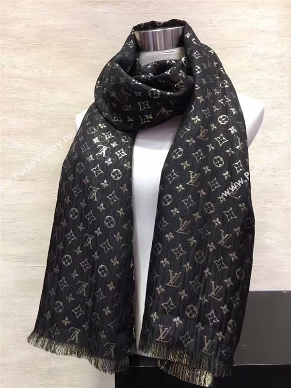 Louis Vuitton scarf 127420