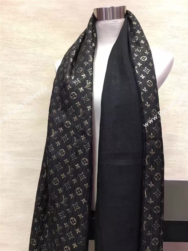 Louis Vuitton scarf 127420