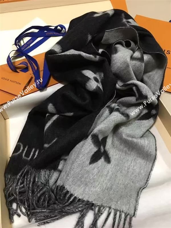 Louis Vuitton scarf 128764