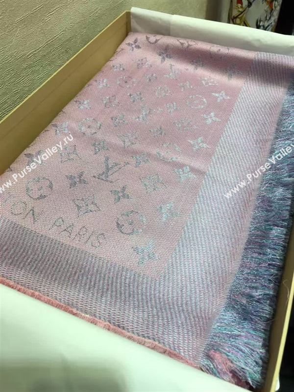 Louis Vuitton scarf 128294