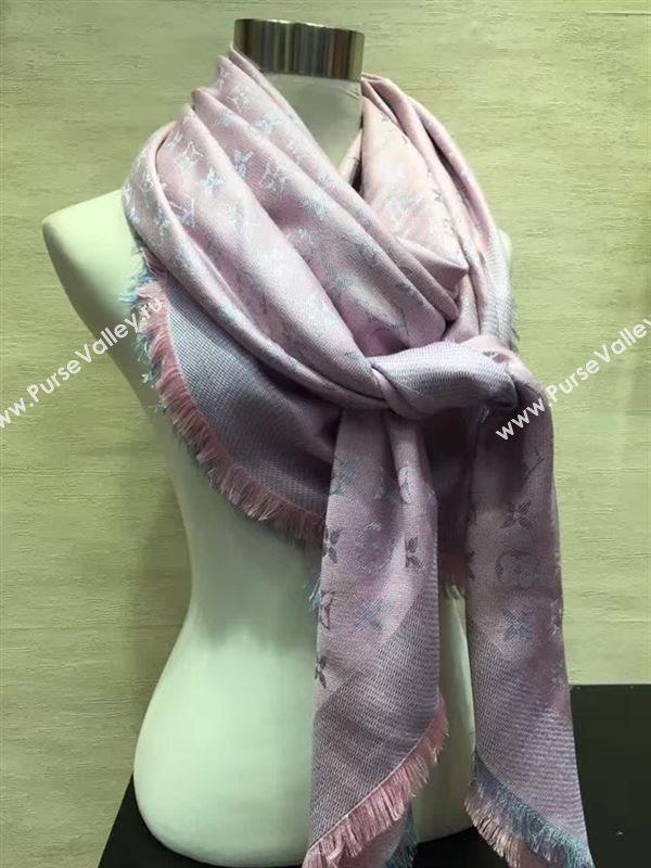 Louis Vuitton scarf 128294