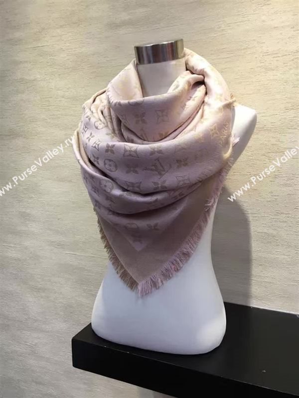 Louis Vuitton scarf 128294