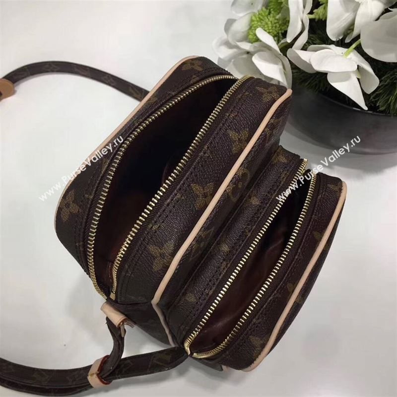 Louis Vuitton cross body bag 138371