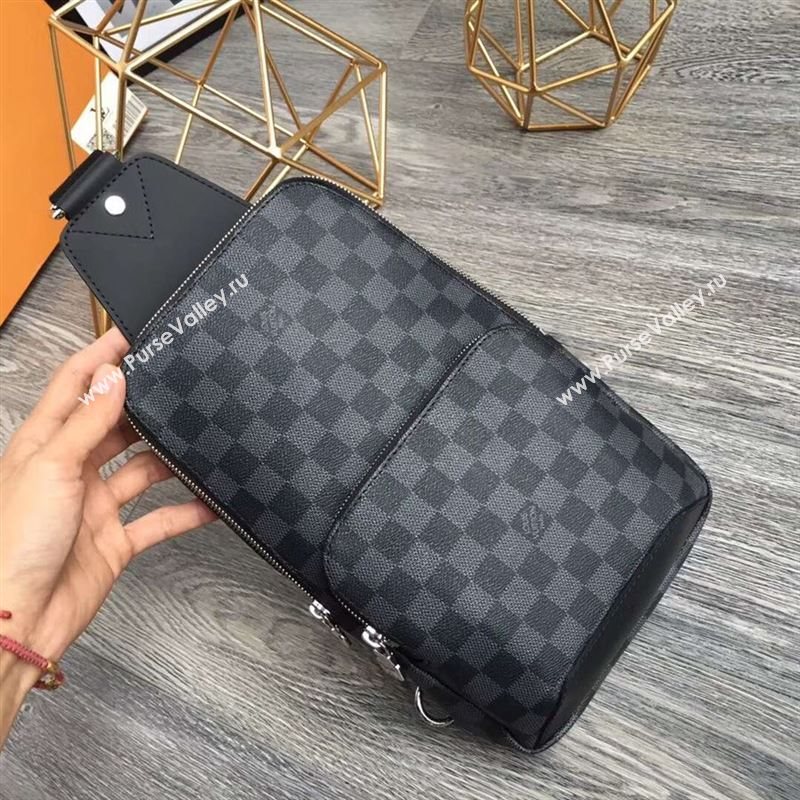 Louis Vuitton Avenue 134150